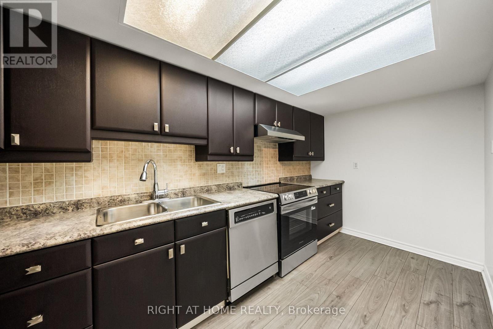 411 - 360 Bloor Street E, Toronto, Ontario  M4W 3M3 - Photo 14 - C13465382