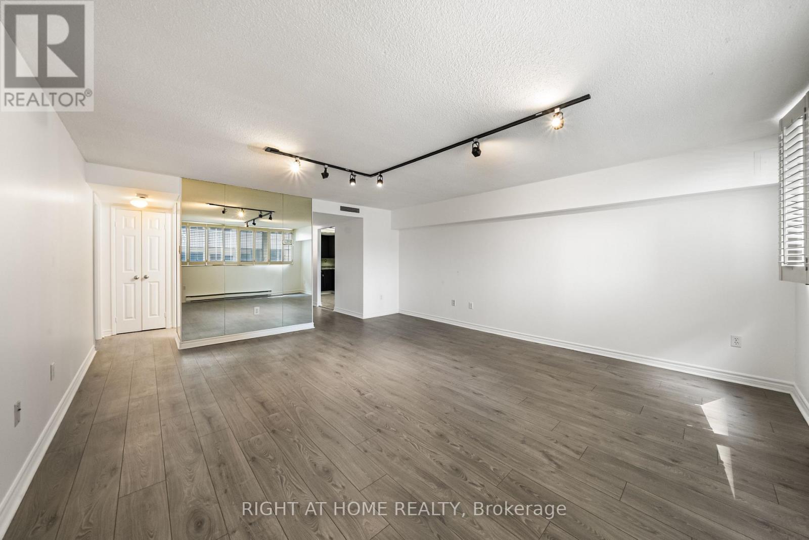 411 - 360 Bloor Street E, Toronto, Ontario  M4W 3M3 - Photo 15 - C13465382