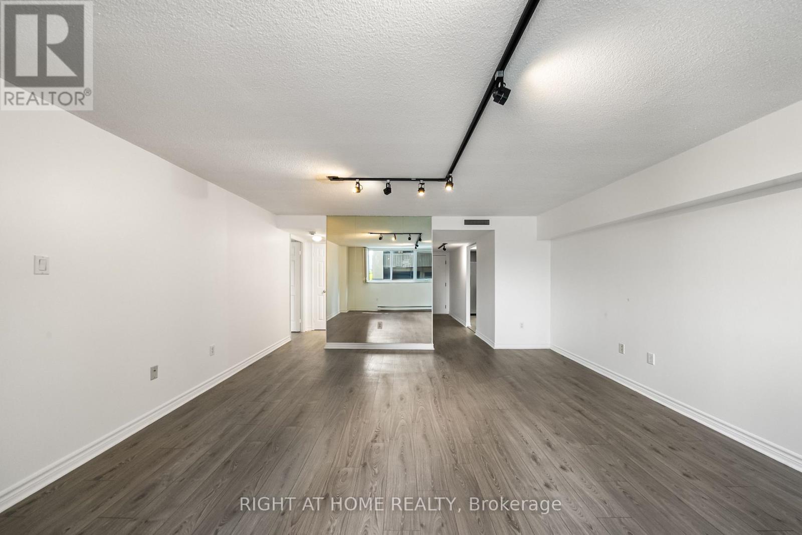 411 - 360 Bloor Street E, Toronto, Ontario  M4W 3M3 - Photo 9 - C13465382