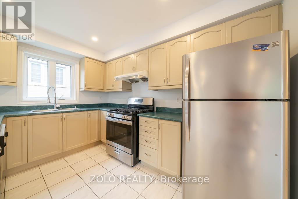 170 Widdifield Avenue, Newmarket, Ontario L3X 1Z2 - Photo 10 - N13465342