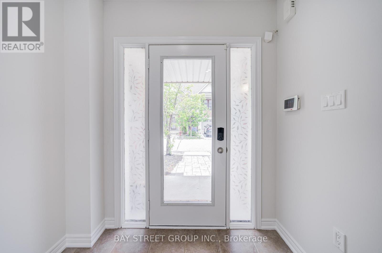 22 Latitude Lane, Whitchurch-Stouffville, Ontario L4A 0T1 - Photo 4 - N13465370