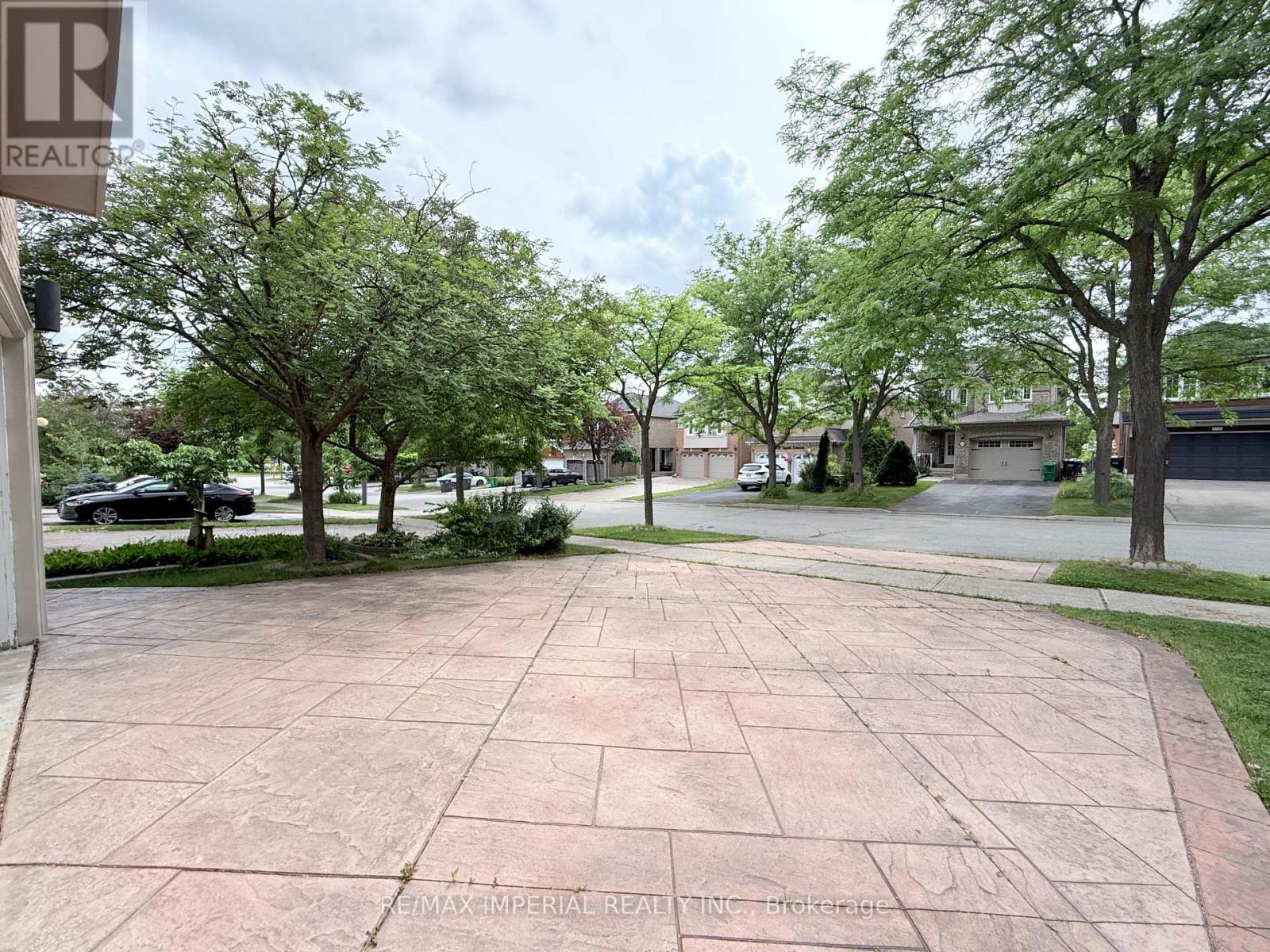 5735 Tayside Crescent, Mississauga, Ontario  L5M 5J4 - Photo 3 - W13465318