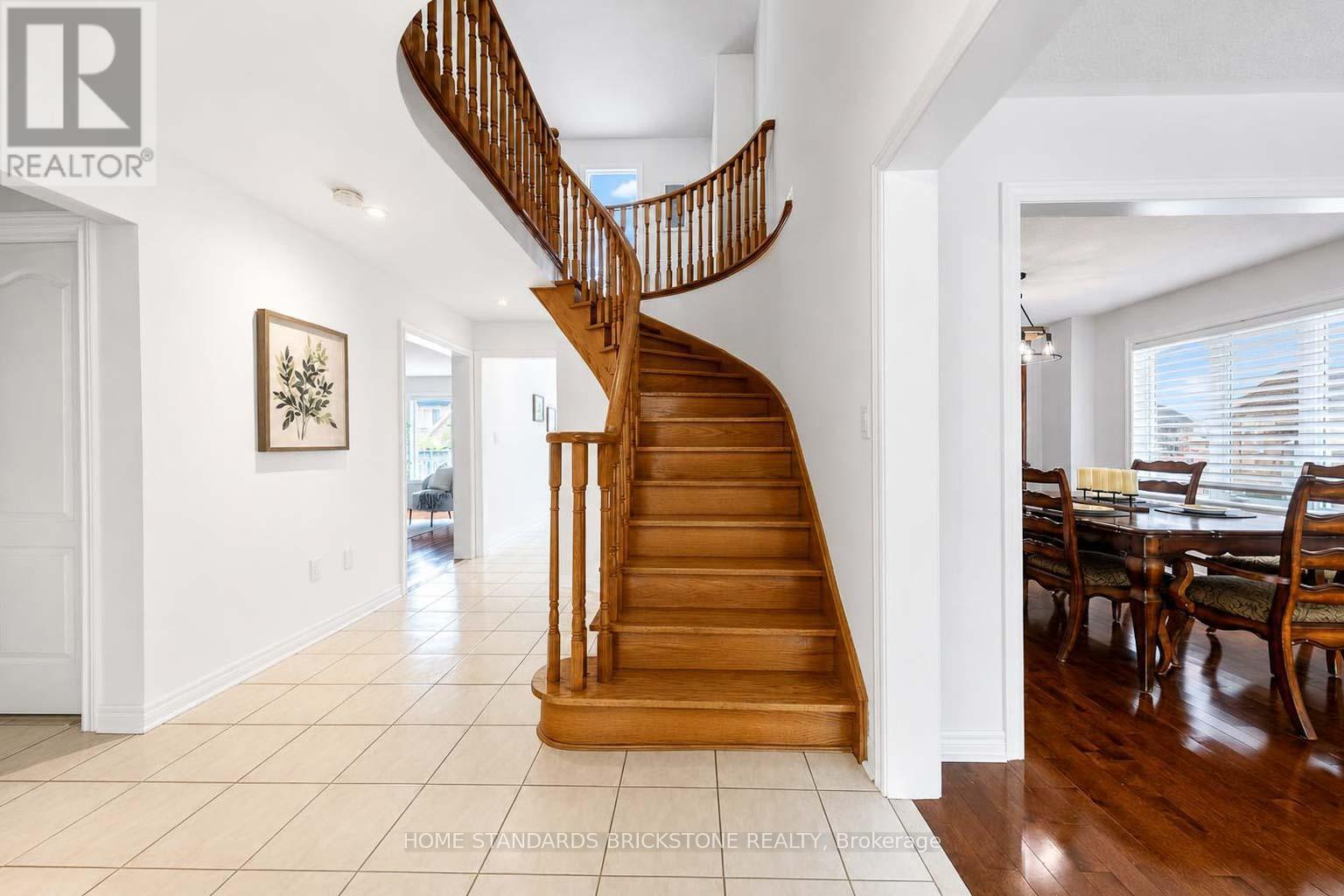 2954 Wisteria Court, Mississauga, Ontario L5M 5V5 - Photo 4 - W13465332