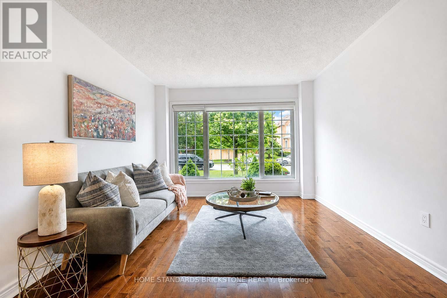 2954 Wisteria Court, Mississauga, Ontario L5M 5V5 - Photo 6 - W13465332