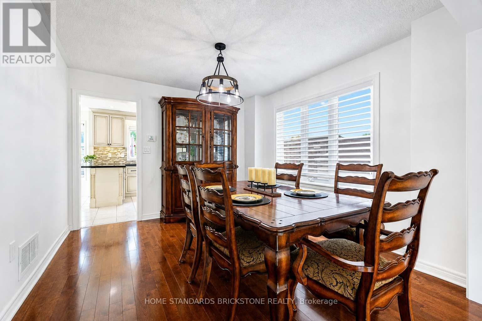 2954 Wisteria Court, Mississauga, Ontario L5M 5V5 - Photo 8 - W13465332