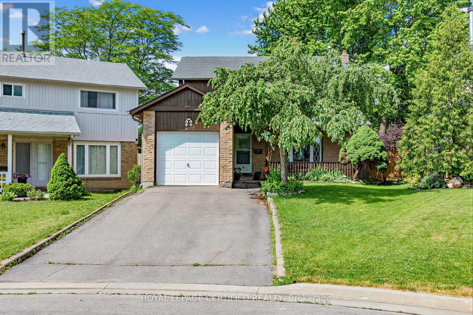 22 Borden Hill Court, Brampton, Ontario  L6S 3K7 - Photo 2 - W13465396