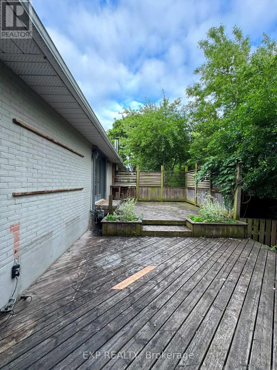 Upper - 1175 Pinegrove Road, Oakville, Ontario  L6L 2W3 - Photo 18 - W13465406