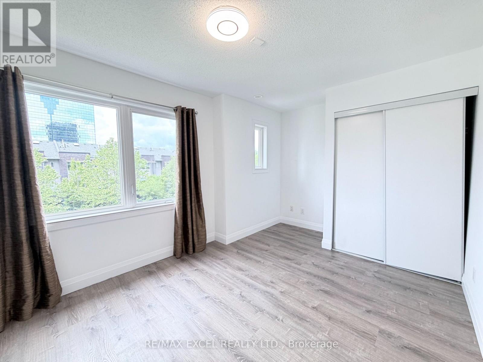 35 - 310 Village Green Square, Toronto, Ontario  M1S 0L1 - Photo 12 - E13464326