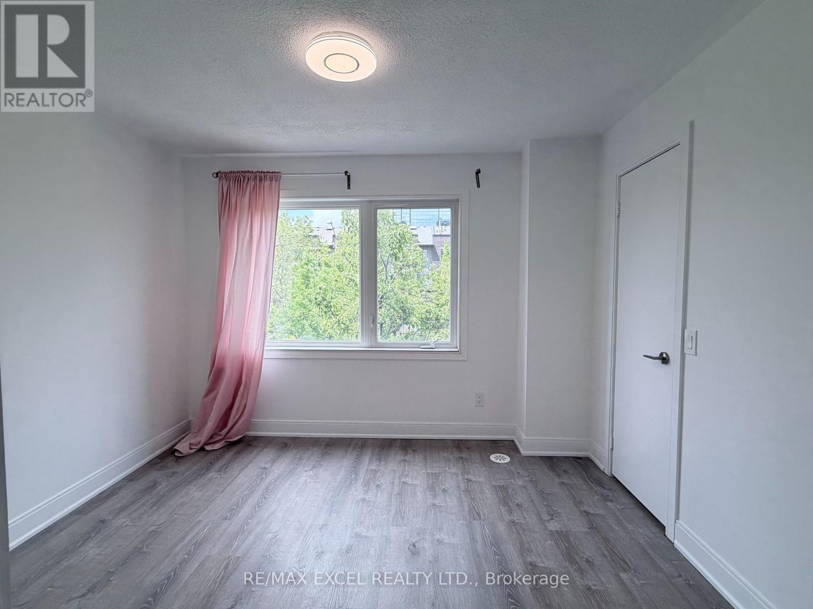 35 - 310 Village Green Square, Toronto, Ontario  M1S 0L1 - Photo 8 - E13464326