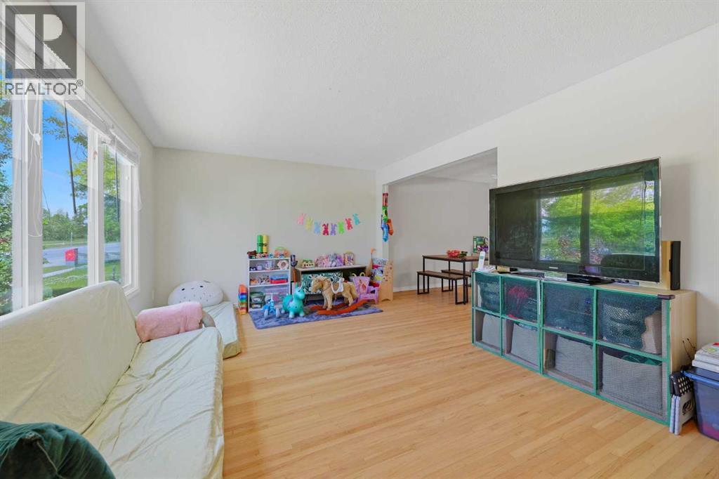 6208 37 Street Sw, Calgary, Alberta  T3E 5M8 - Photo 5 - A2322498