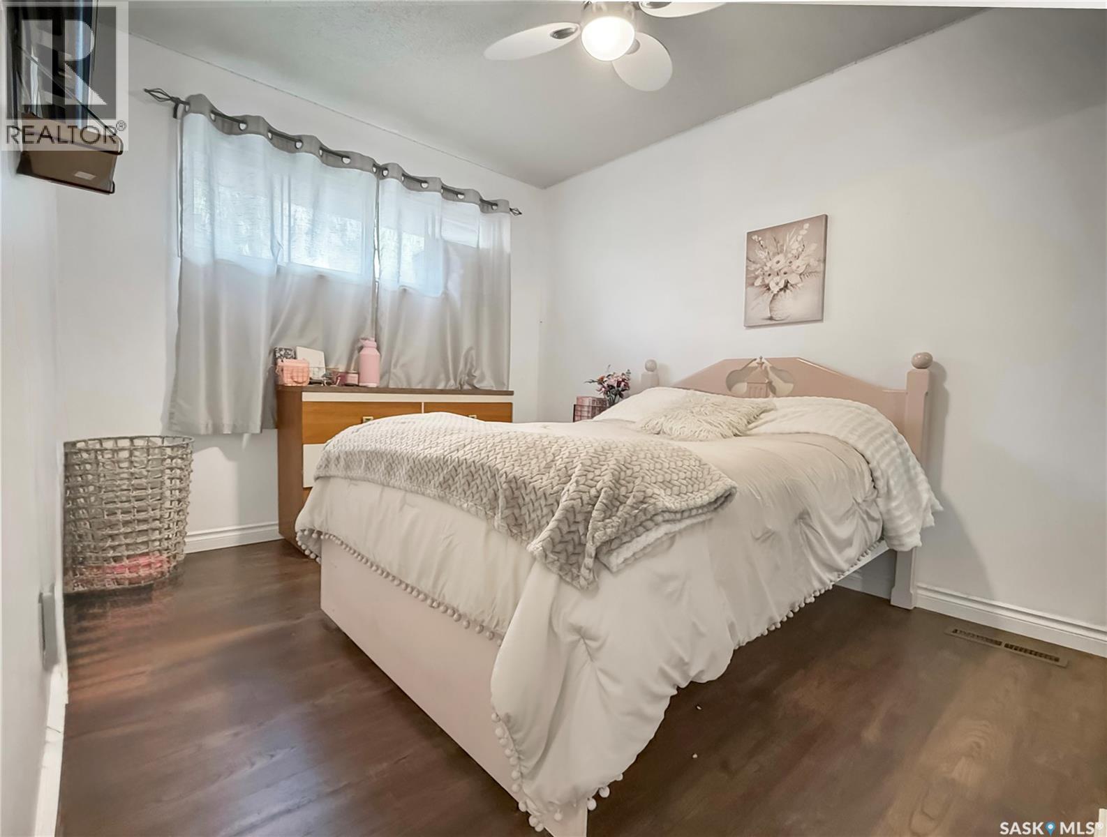 890 10th Avenue Ne, Swift Current, Saskatchewan  S9H 2T7 - Photo 14 - SK040066