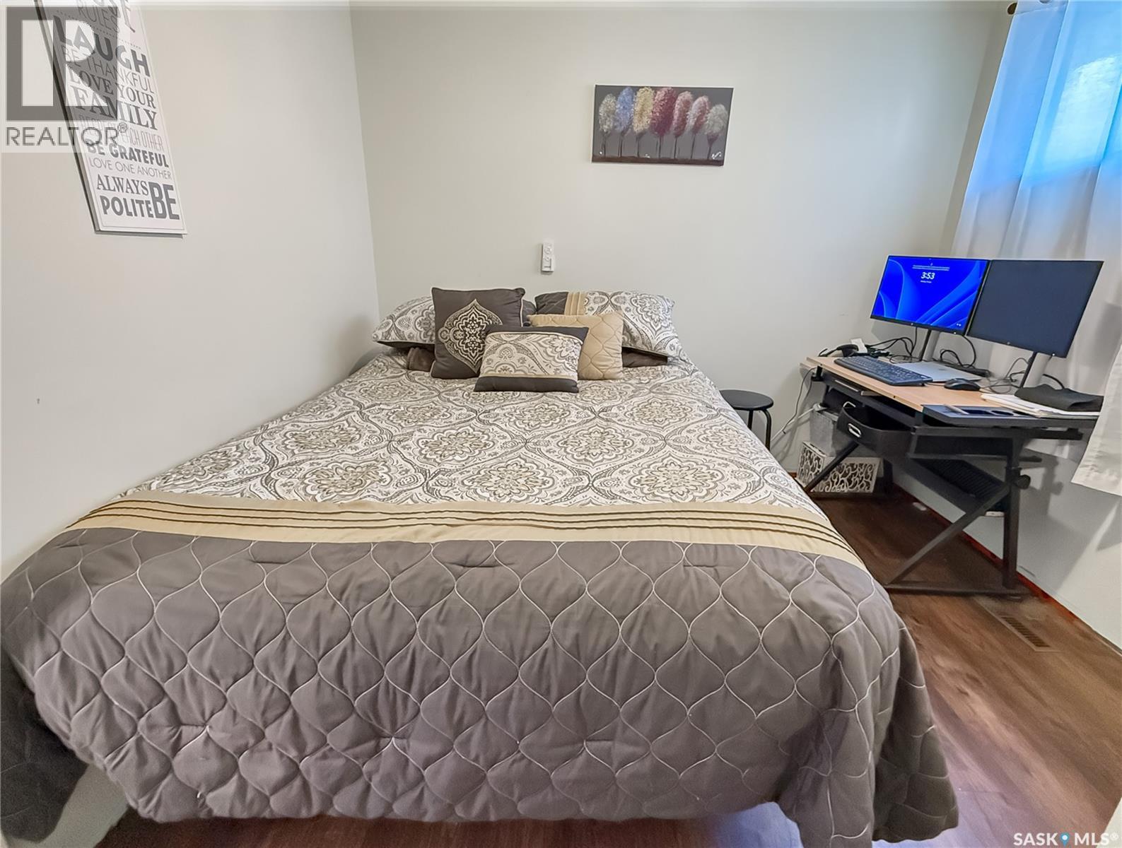 890 10th Avenue Ne, Swift Current, Saskatchewan  S9H 2T7 - Photo 15 - SK040066