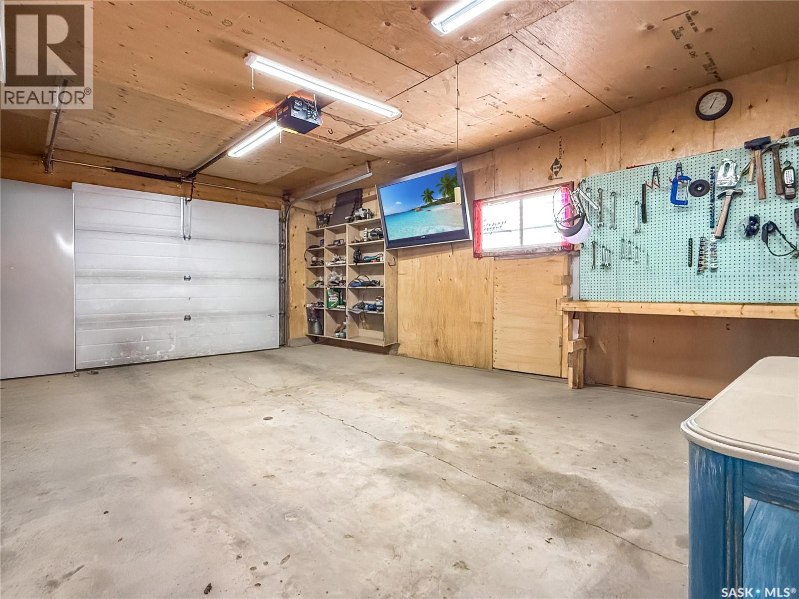 890 10th Avenue Ne, Swift Current, Saskatchewan  S9H 2T7 - Photo 22 - SK040066