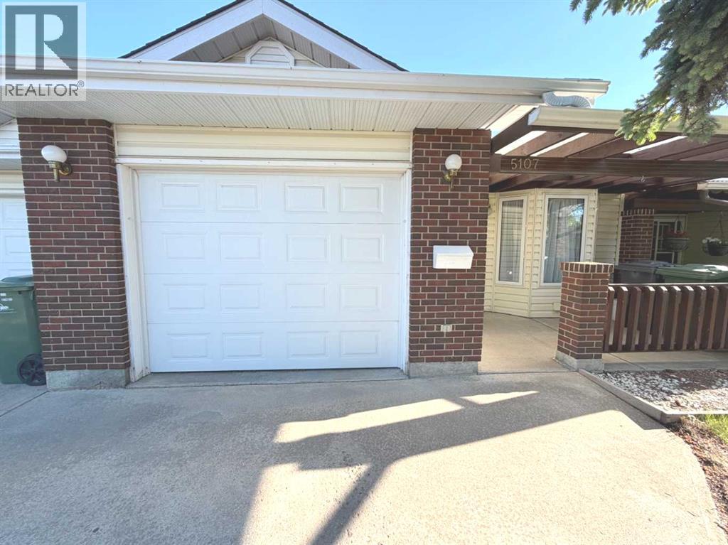 5107 46 Avenue, ponoka, Alberta
