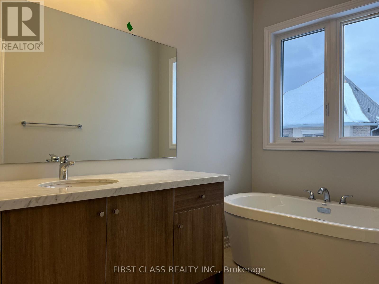 34 Freeman Williams Street, Markham, Ontario  L6C 3M8 - Photo 10 - N13465424