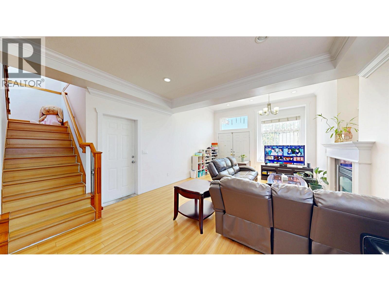 5685 Neville Street, Burnaby, British Columbia  V5J 2J1 - Photo 5 - R3123958