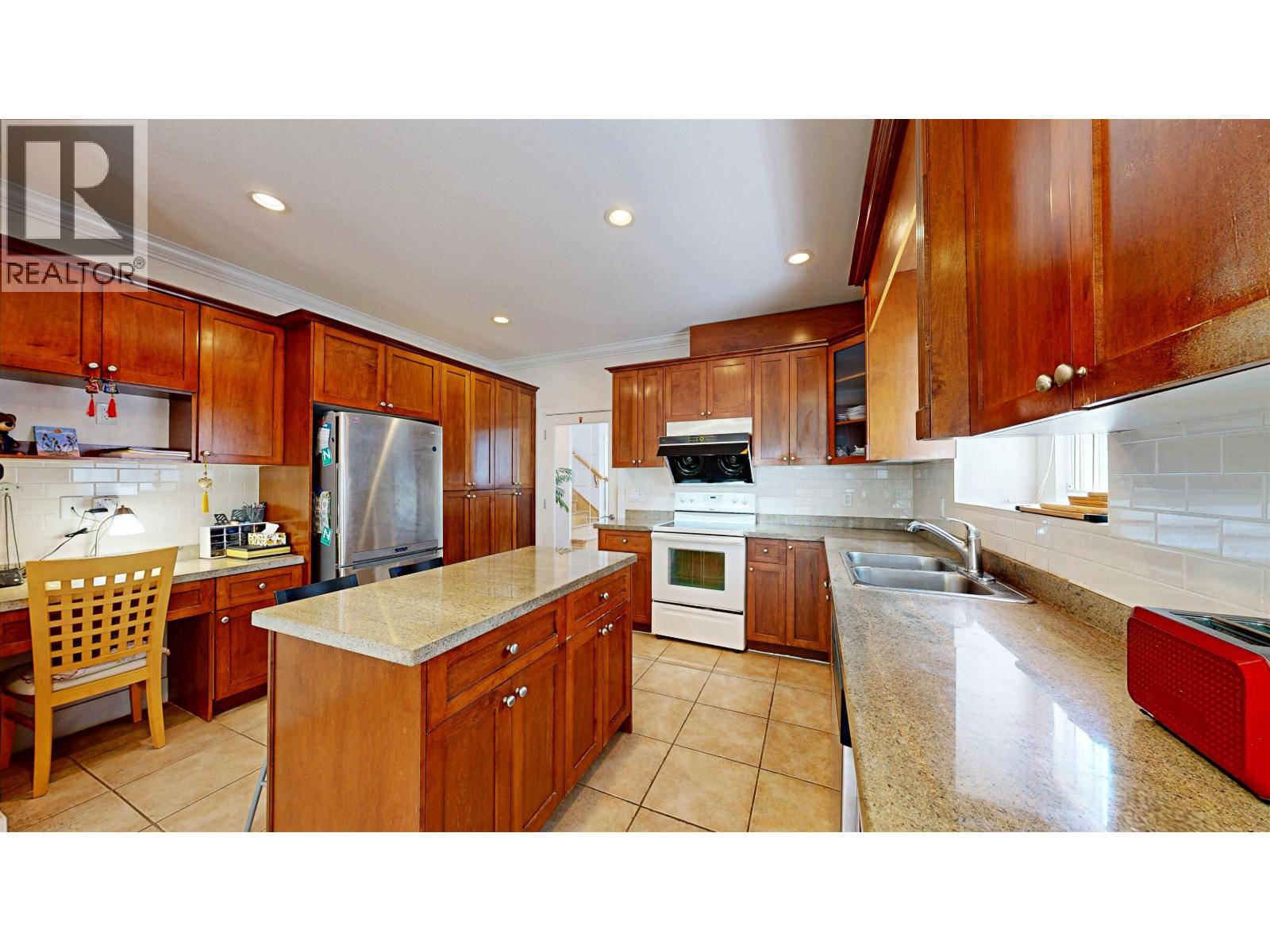 5685 Neville Street, Burnaby, British Columbia  V5J 2J1 - Photo 11 - R3123958