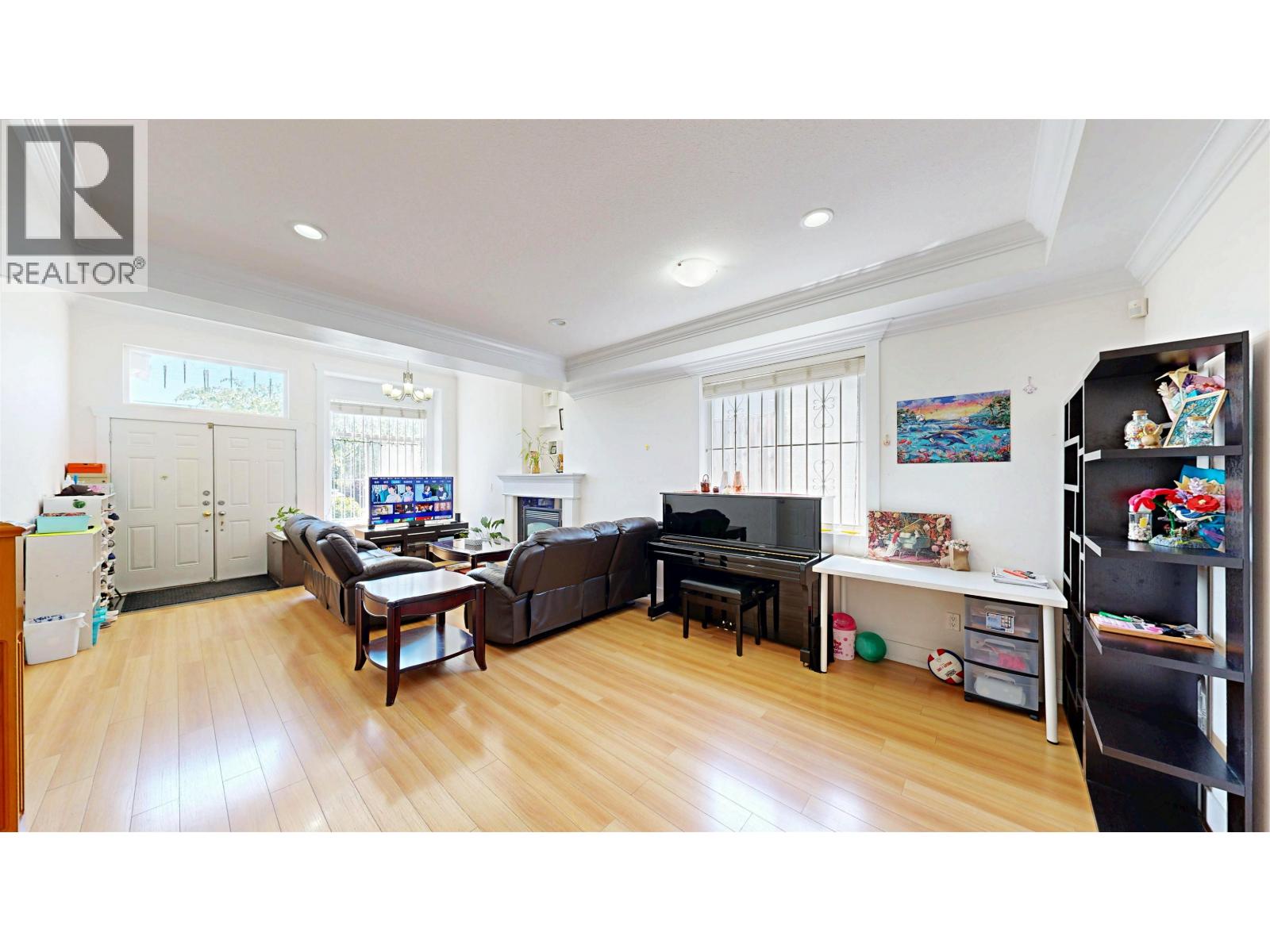 5685 Neville Street, Burnaby, British Columbia  V5J 2J1 - Photo 4 - R3123958