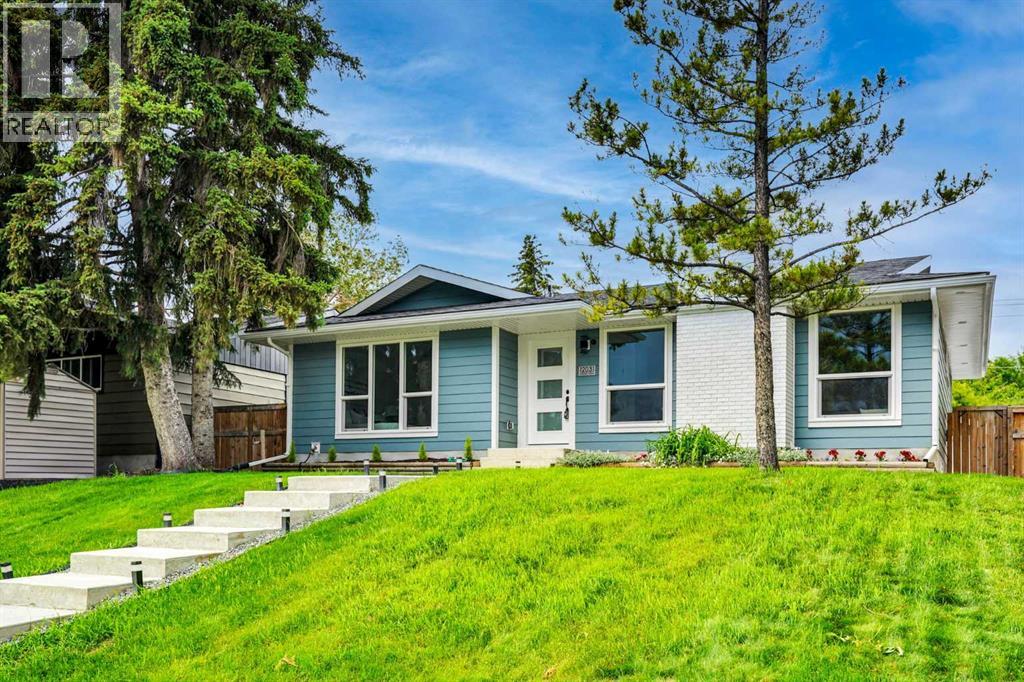12031 Candiac Road Sw, Calgary, Alberta  T2W 1L1 - Photo 2 - A2316553