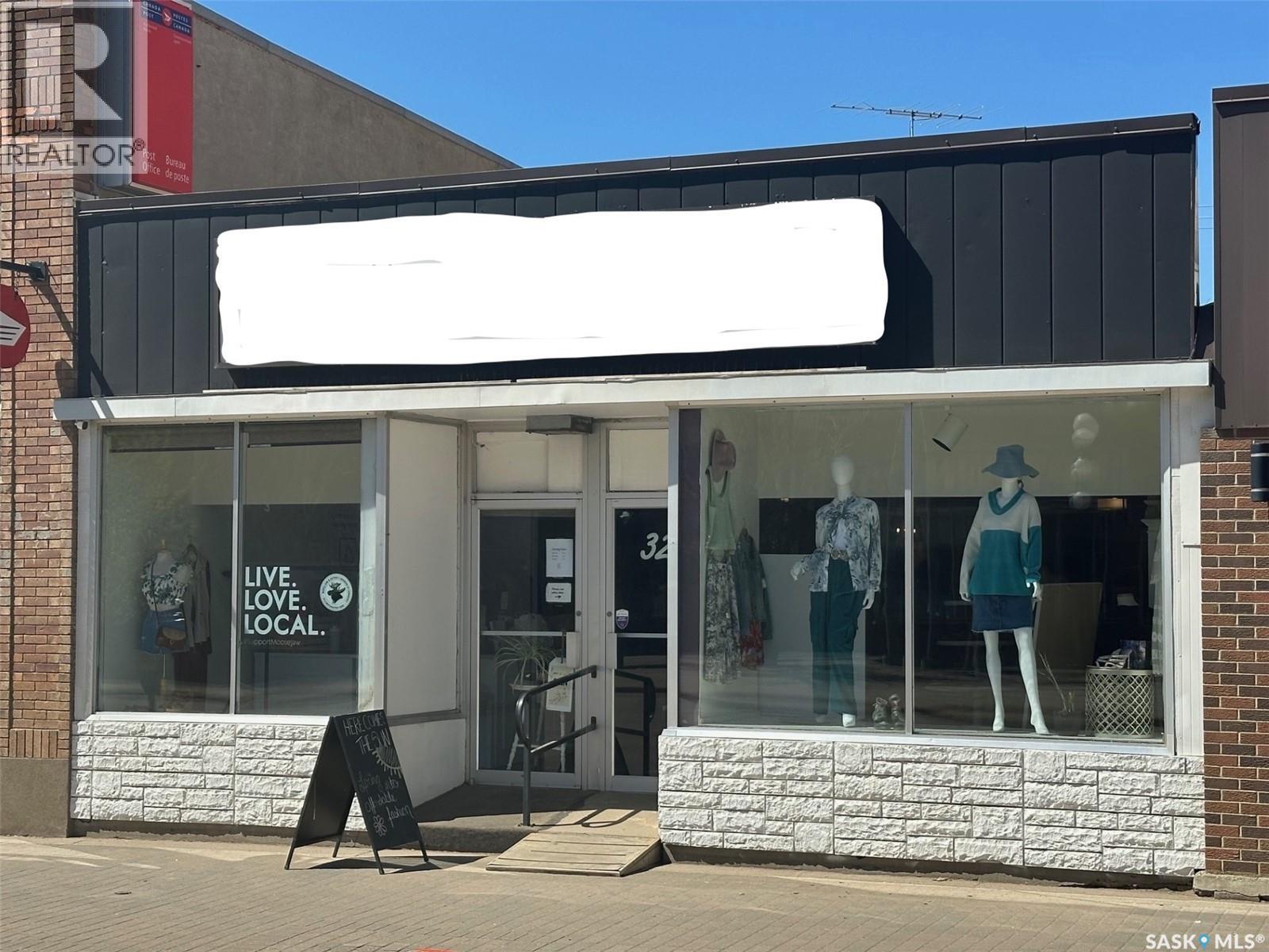 328 Main STREET N, Moose Jaw, Saskatchewan