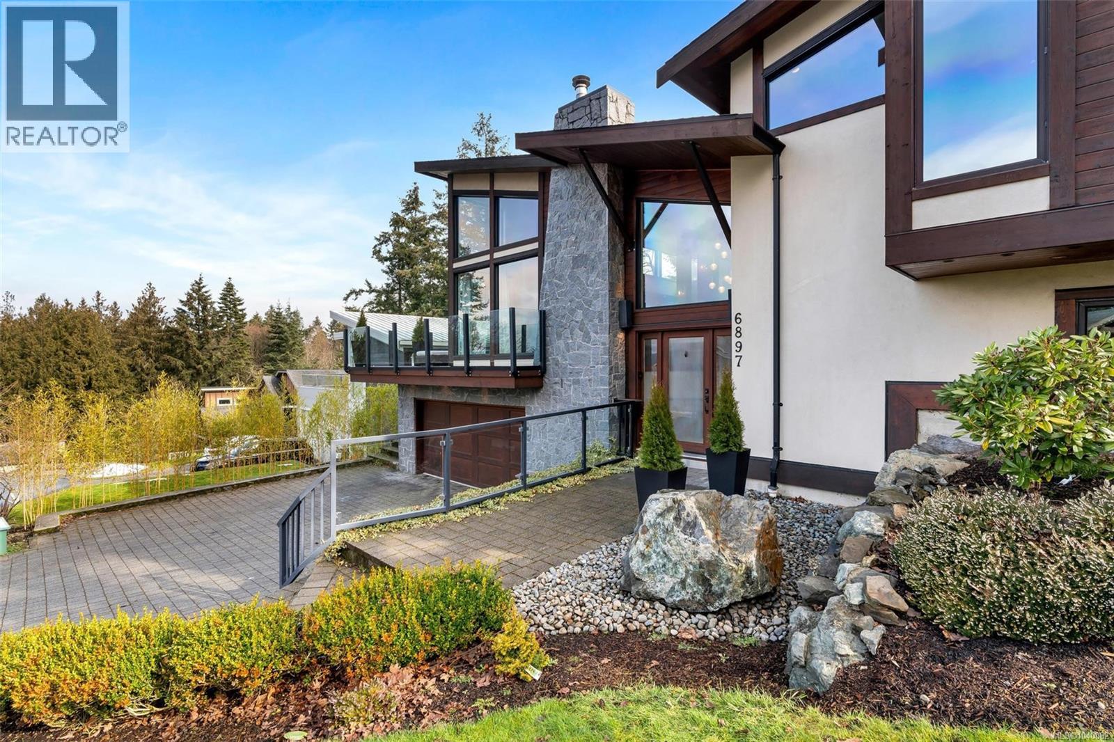 6897 Mckenna Crt, Central Saanich, British Columbia  V8M 1J2 - Photo 4 - 1040082