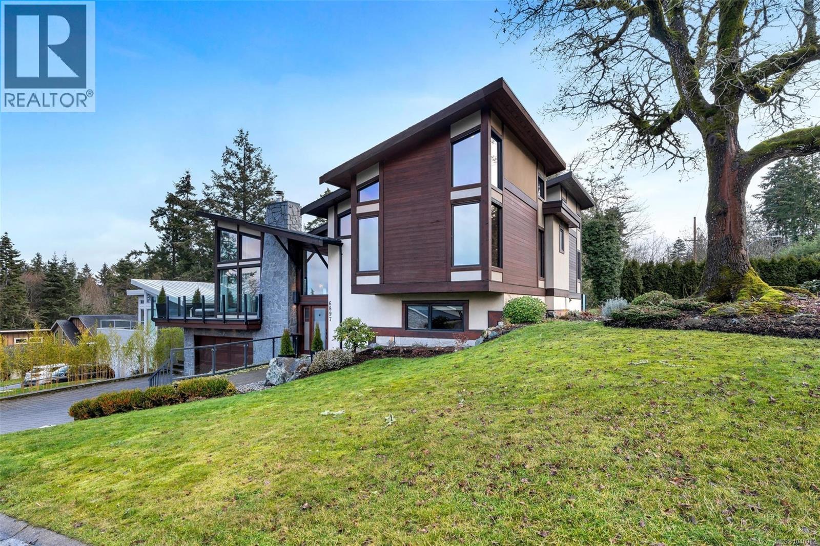 6897 Mckenna Crt, Central Saanich, British Columbia  V8M 1J2 - Photo 2 - 1040082