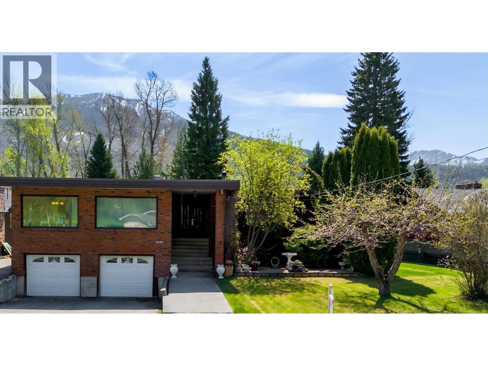 1698 McKenzie Road, Fernie, British Columbia
