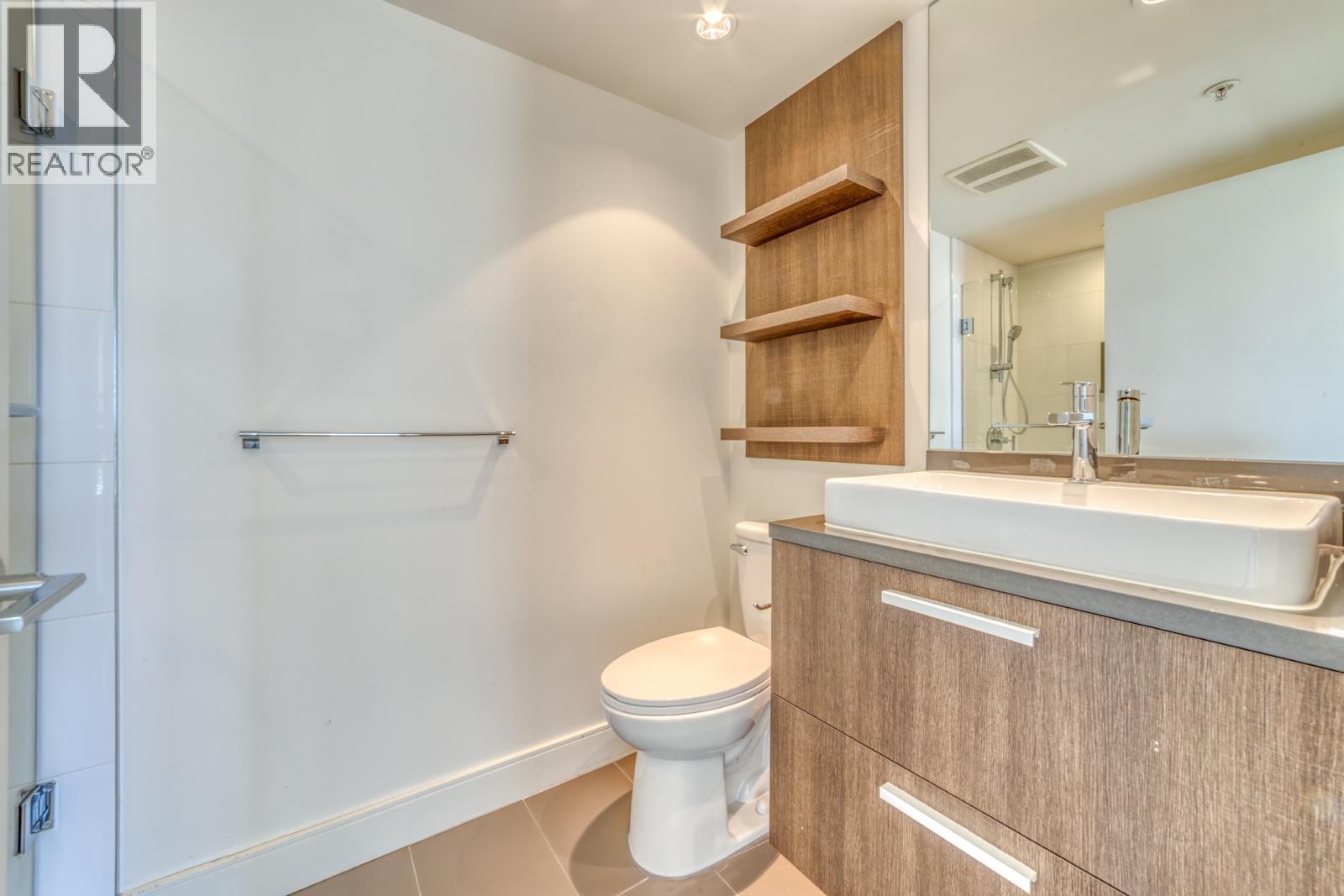 1305 3007 Glen Drive, Coquitlam, British Columbia  V3B 0L8 - Photo 16 - R3137745