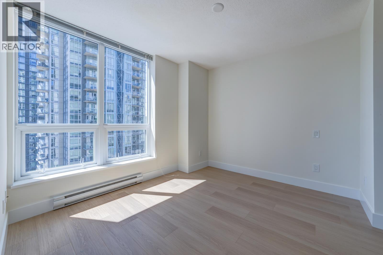 1305 3007 Glen Drive, Coquitlam, British Columbia  V3B 0L8 - Photo 18 - R3137745