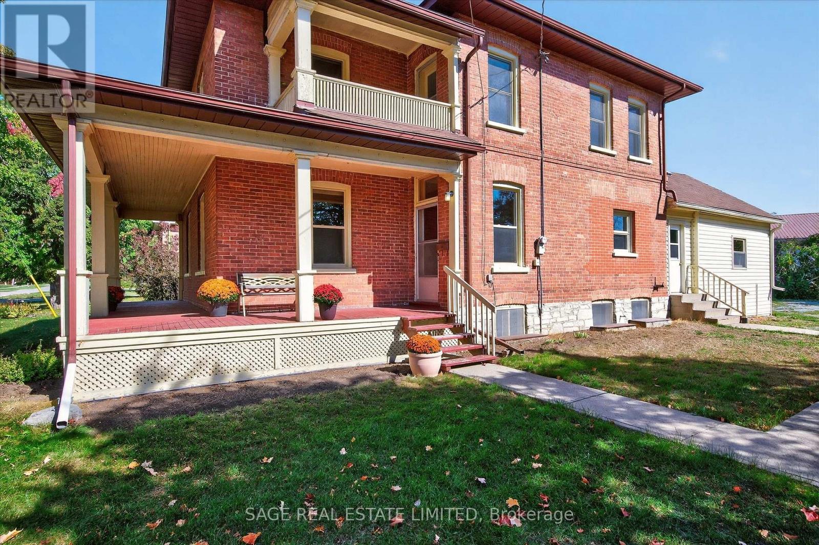 33 John Street, Kawartha Lakes, Ontario  K0M 1A0 - Photo 5 - X12412709