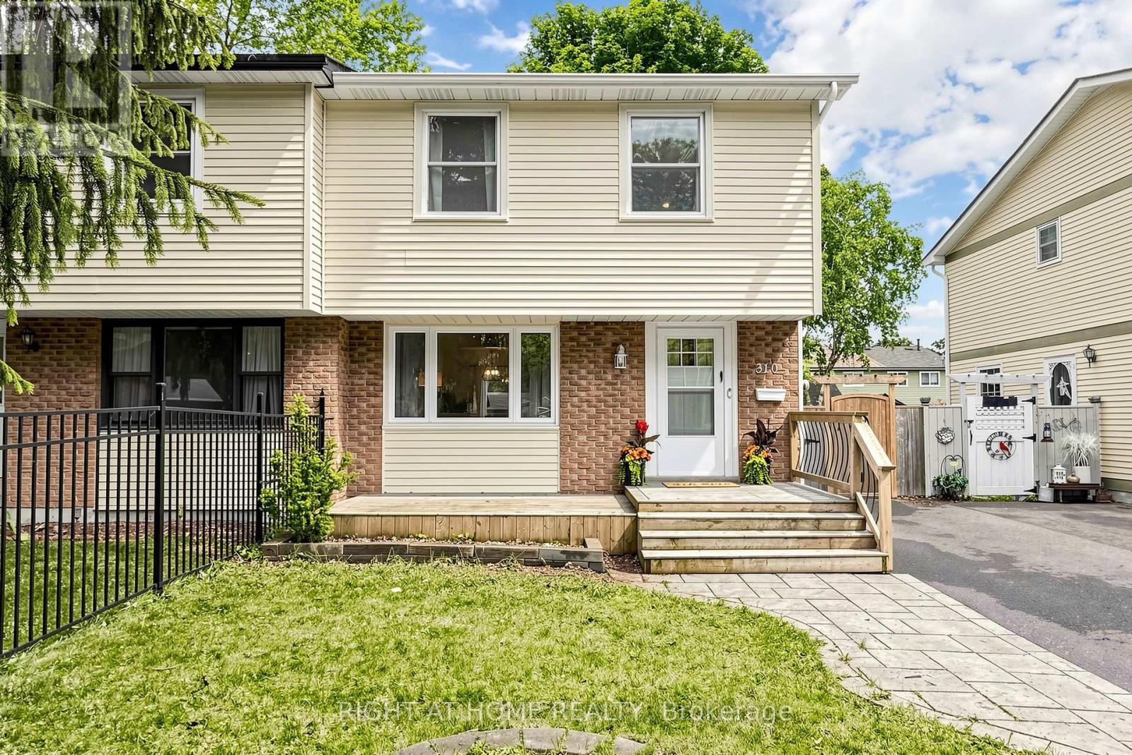 310 Shamrock Court, Oshawa, Ontario  L1J 6X9 - Photo 3 - E13434214