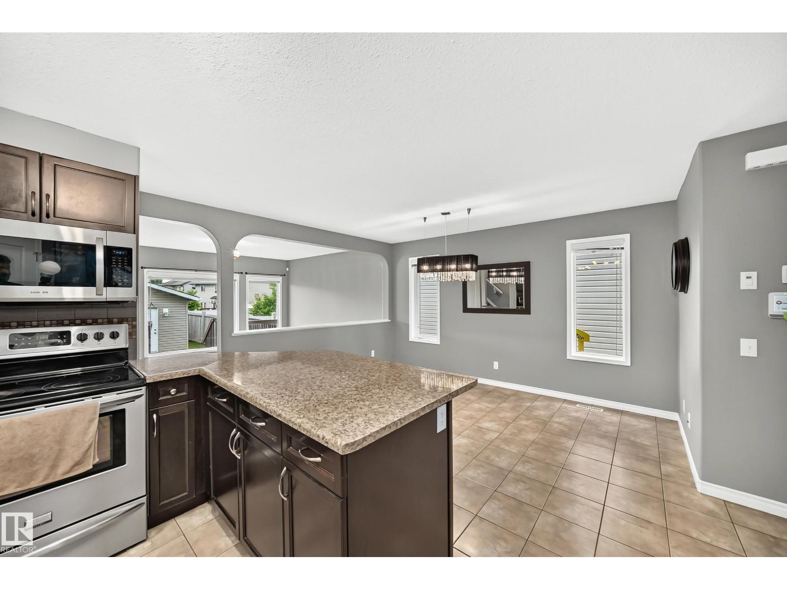 430 Hemingway Rd NW, Edmonton, Alberta  T6M 0J8 - Photo 10 - E4494567