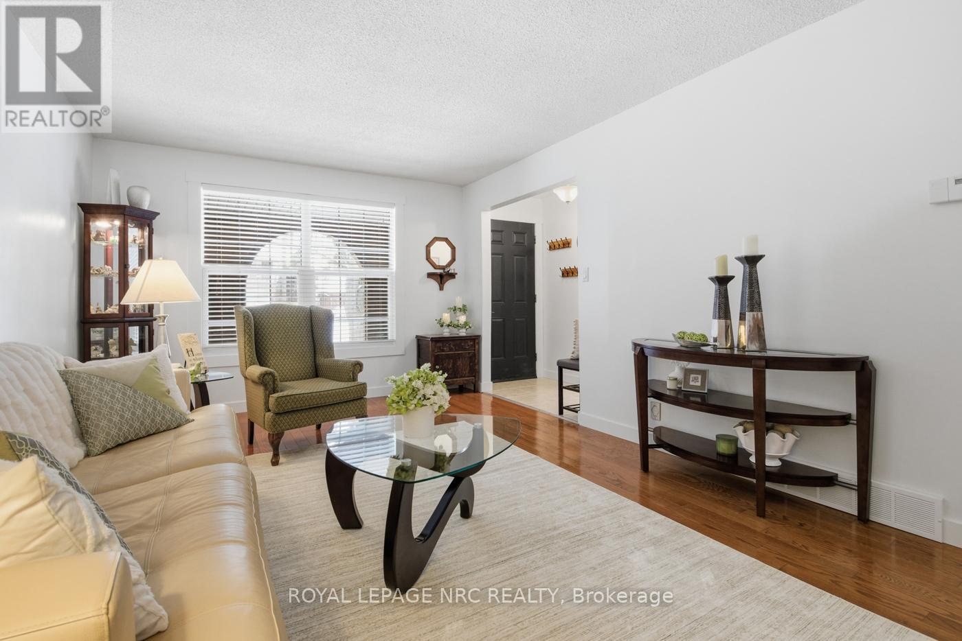 37 Spruceside Crescent, Pelham, Ontario  L3E 0G1 - Photo 14 - X13465252
