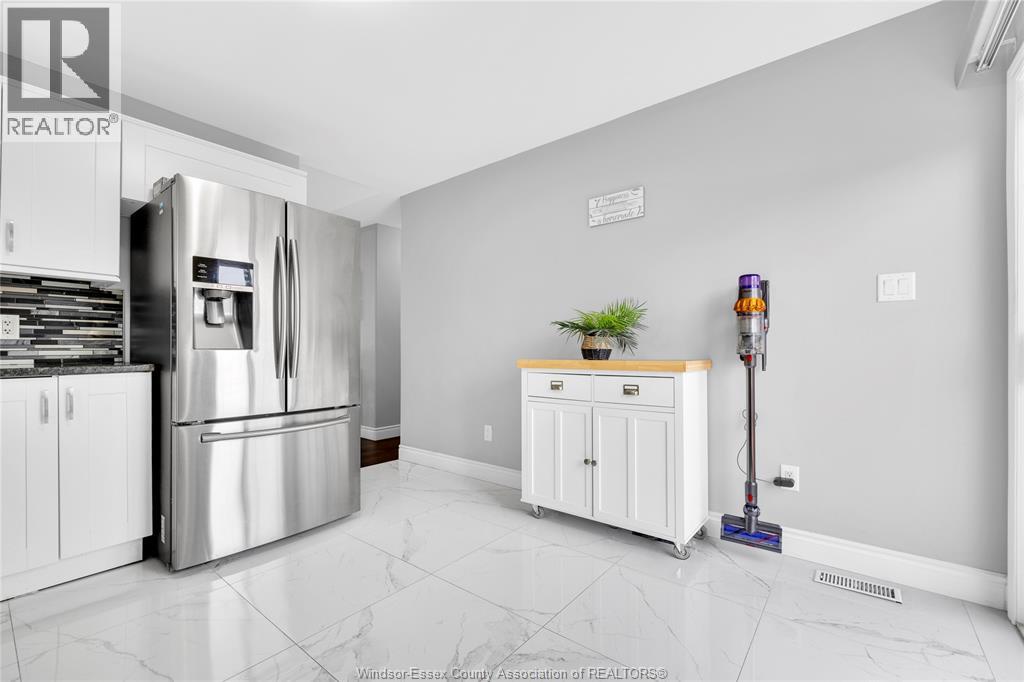 4561 Fontana Avenue, Windsor, Ontario  N9G 3C8 - Photo 6 - 26014588