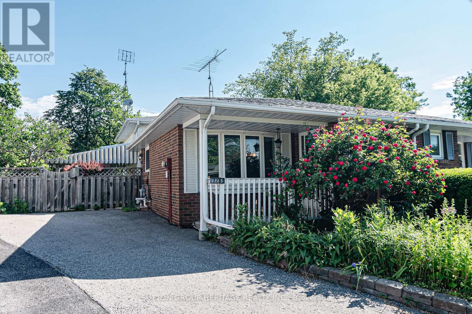 1113 VALLEY COURT, Oshawa, Ontario