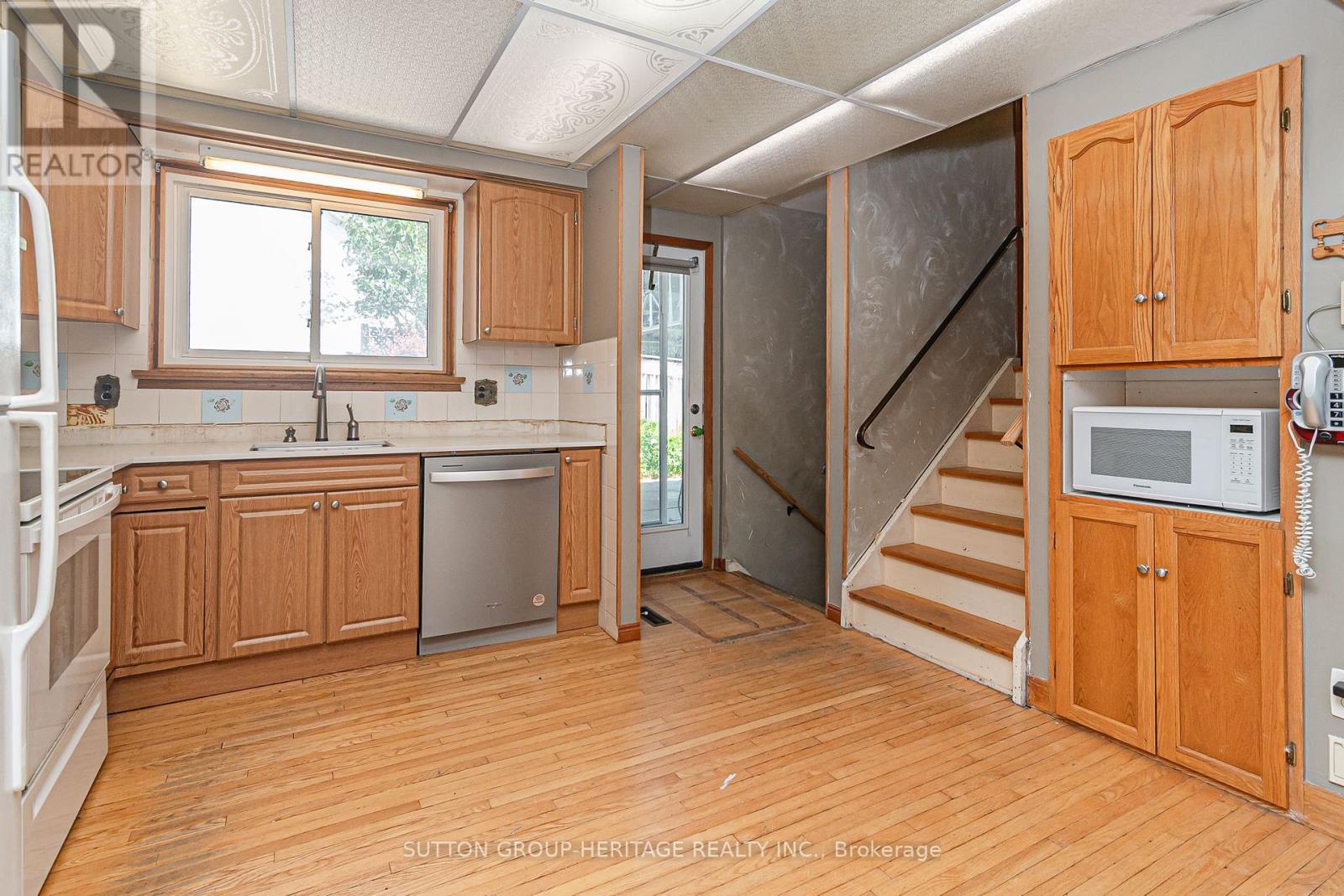 1113 Valley Court, Oshawa, Ontario  L1J 3M4 - Photo 11 - E13465560