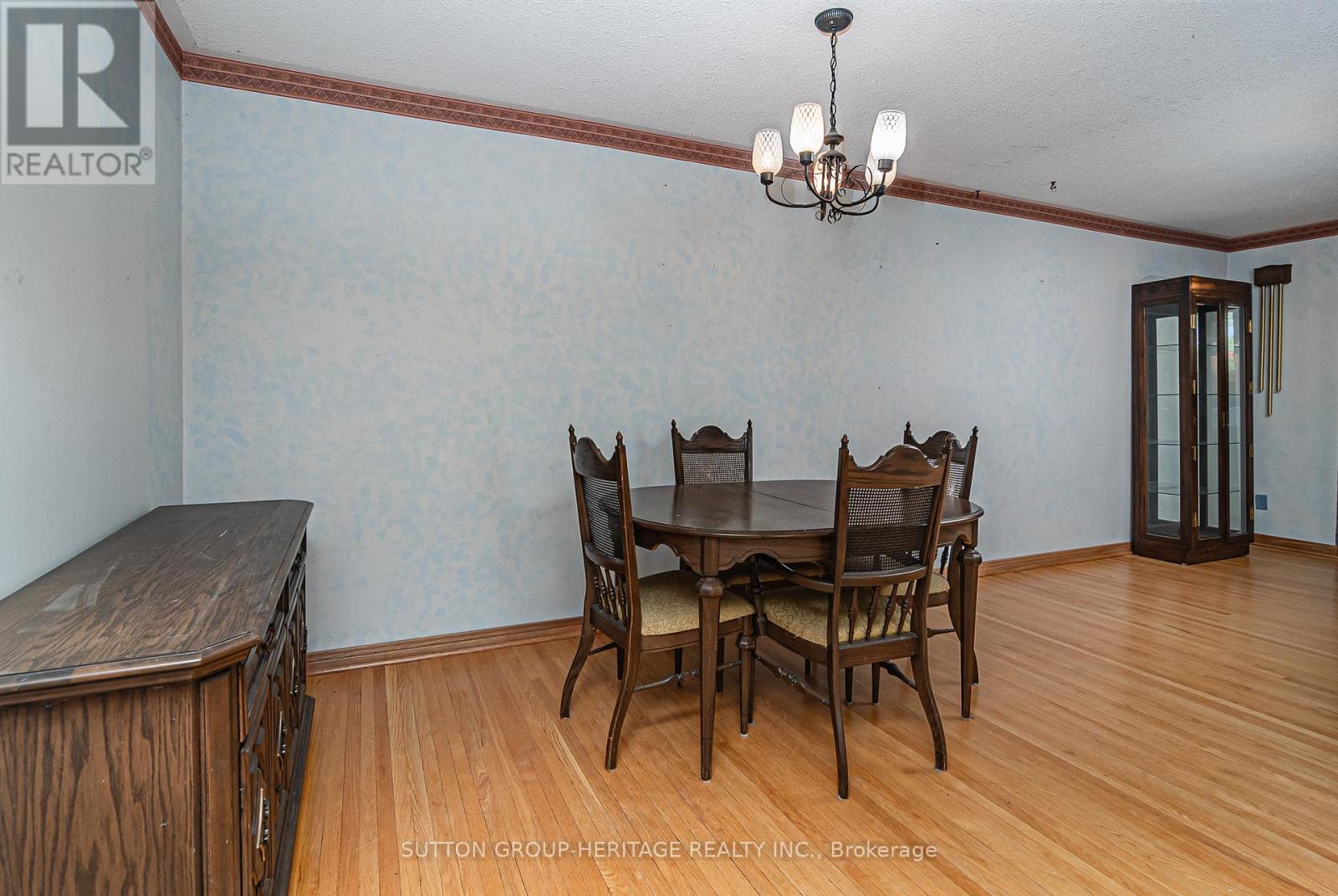 1113 Valley Court, Oshawa, Ontario  L1J 3M4 - Photo 8 - E13465560