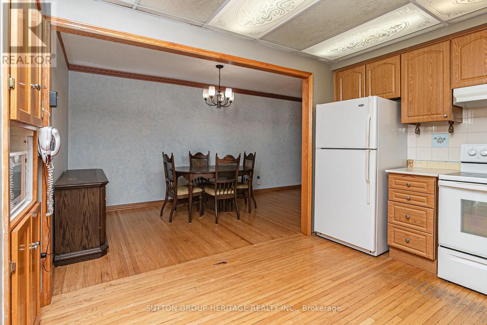 1113 Valley Court, Oshawa, Ontario  L1J 3M4 - Photo 9 - E13465560