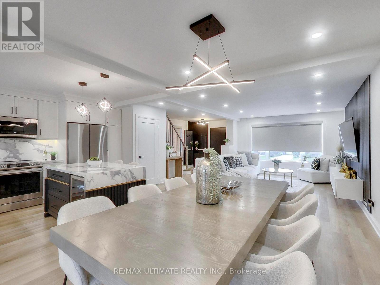 11 Blandorman Road, Toronto, Ontario  M6L 2L7 - Photo 12 - W13465454