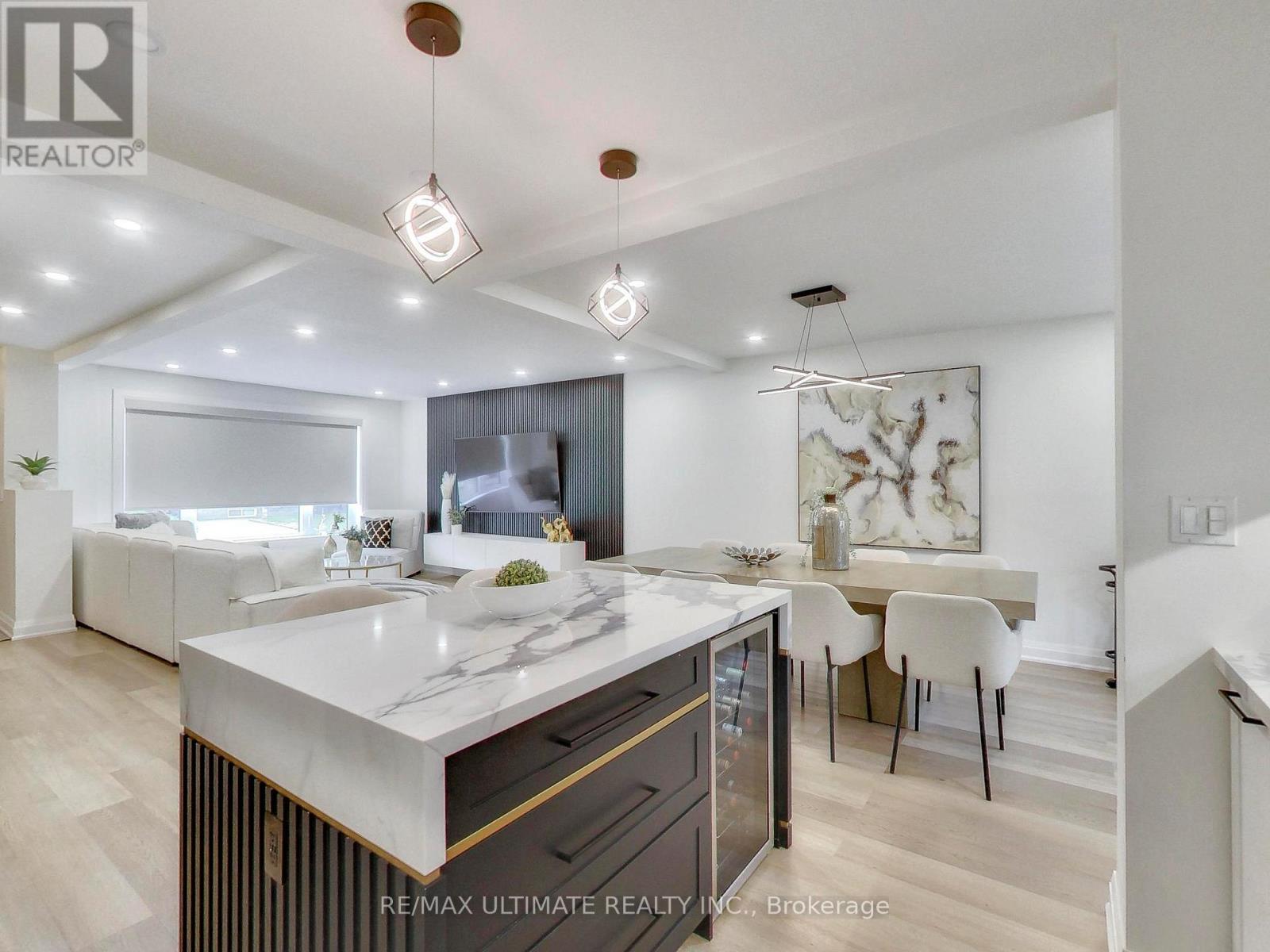 11 Blandorman Road, Toronto, Ontario  M6L 2L7 - Photo 16 - W13465454