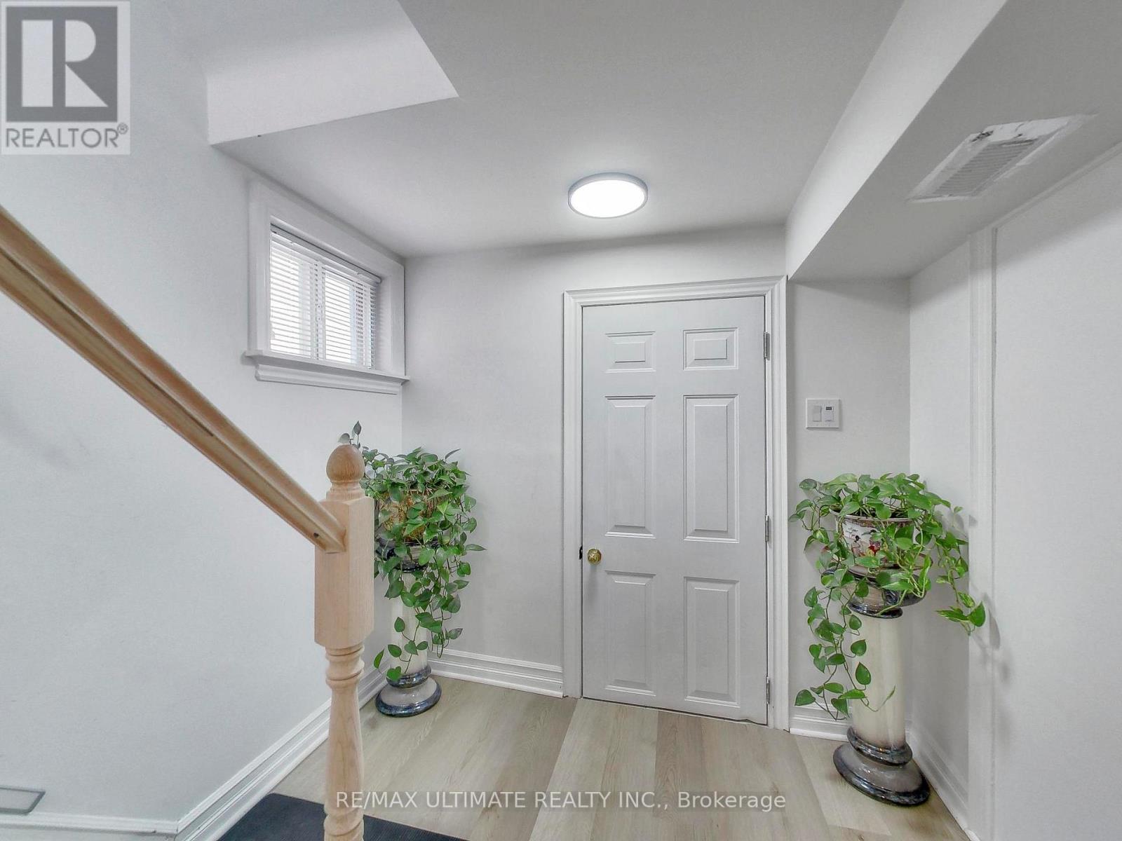 11 Blandorman Road, Toronto, Ontario  M6L 2L7 - Photo 31 - W13465454