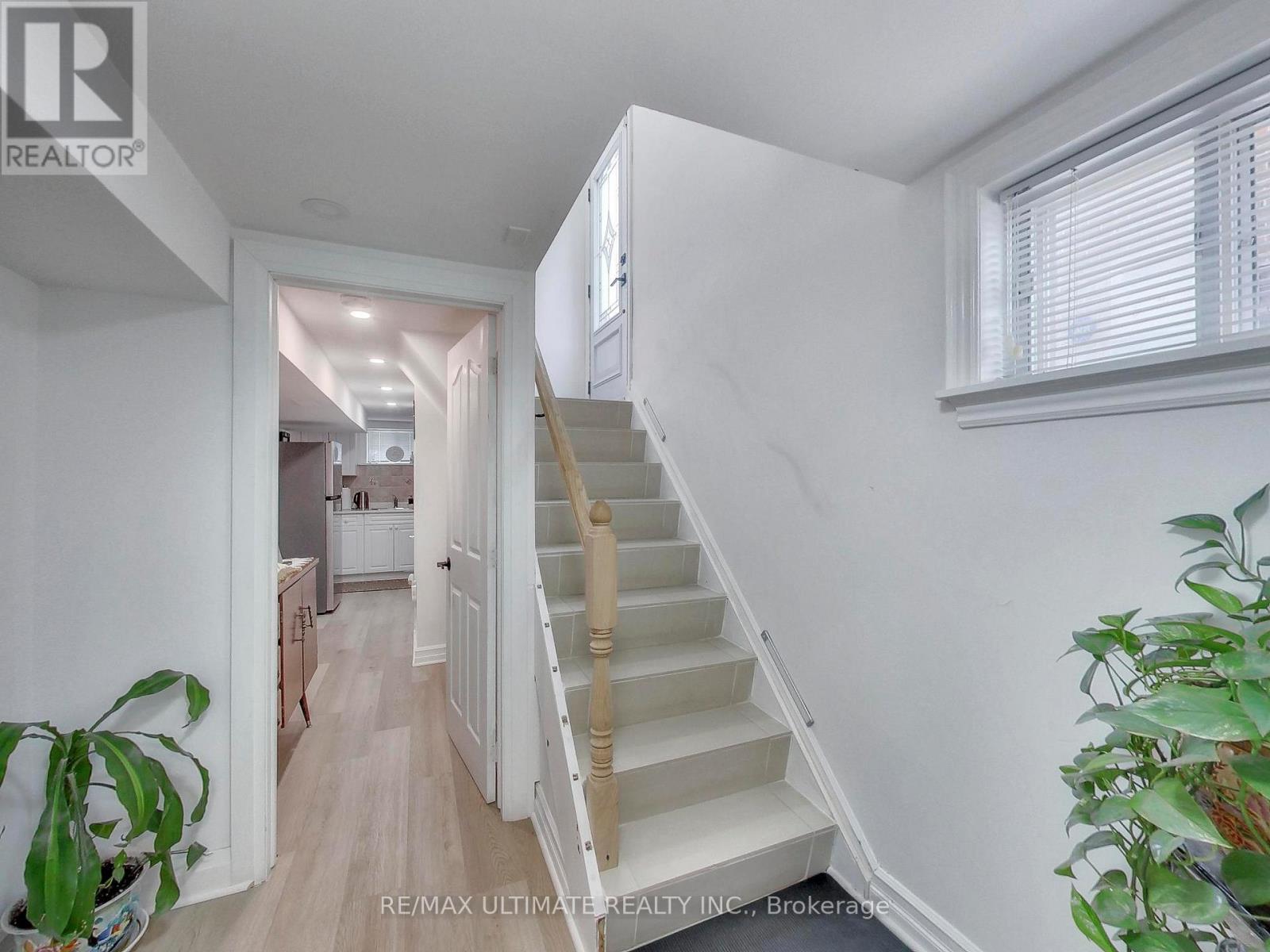 11 Blandorman Road, Toronto, Ontario  M6L 2L7 - Photo 32 - W13465454