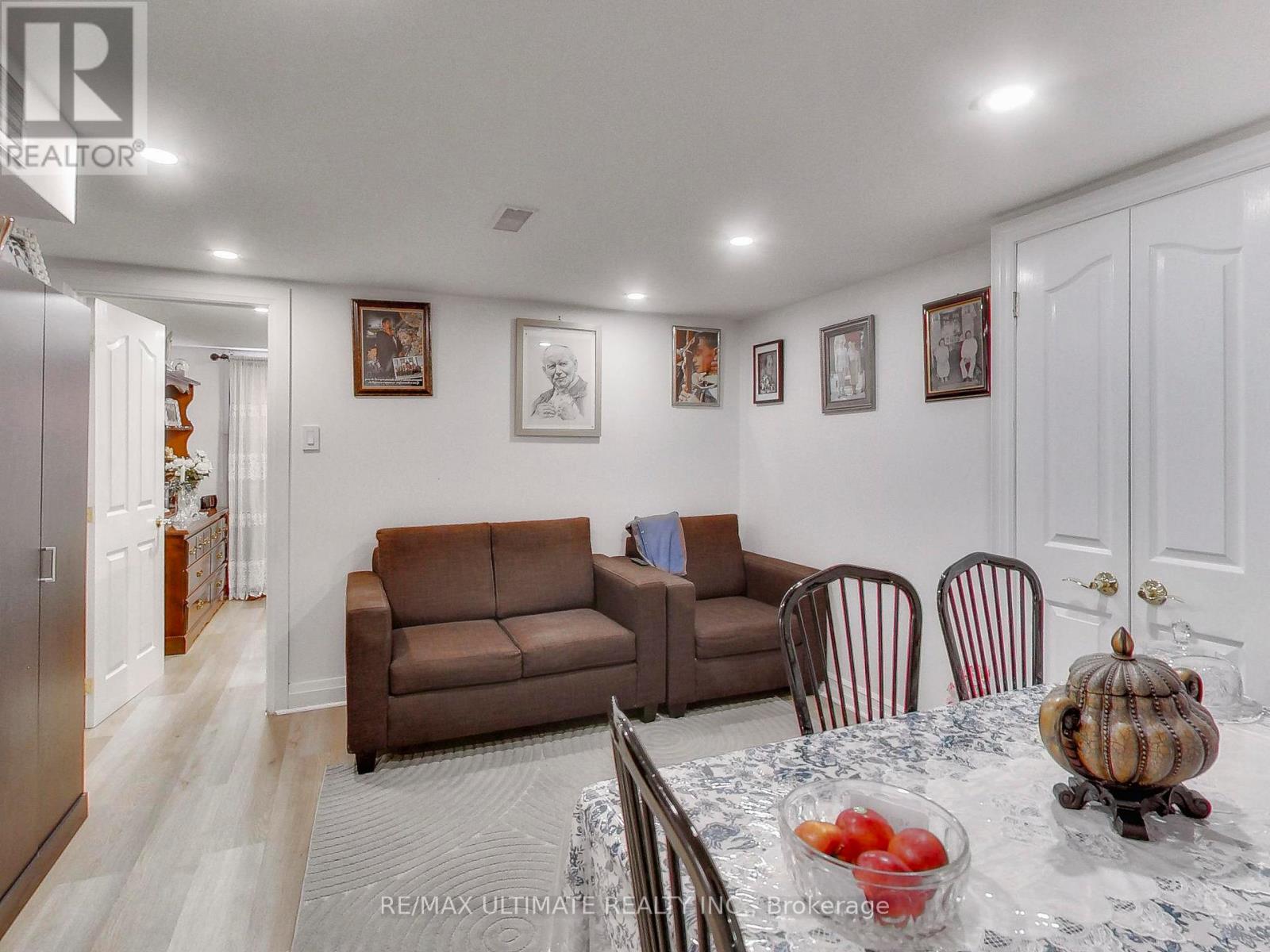 11 Blandorman Road, Toronto, Ontario  M6L 2L7 - Photo 34 - W13465454