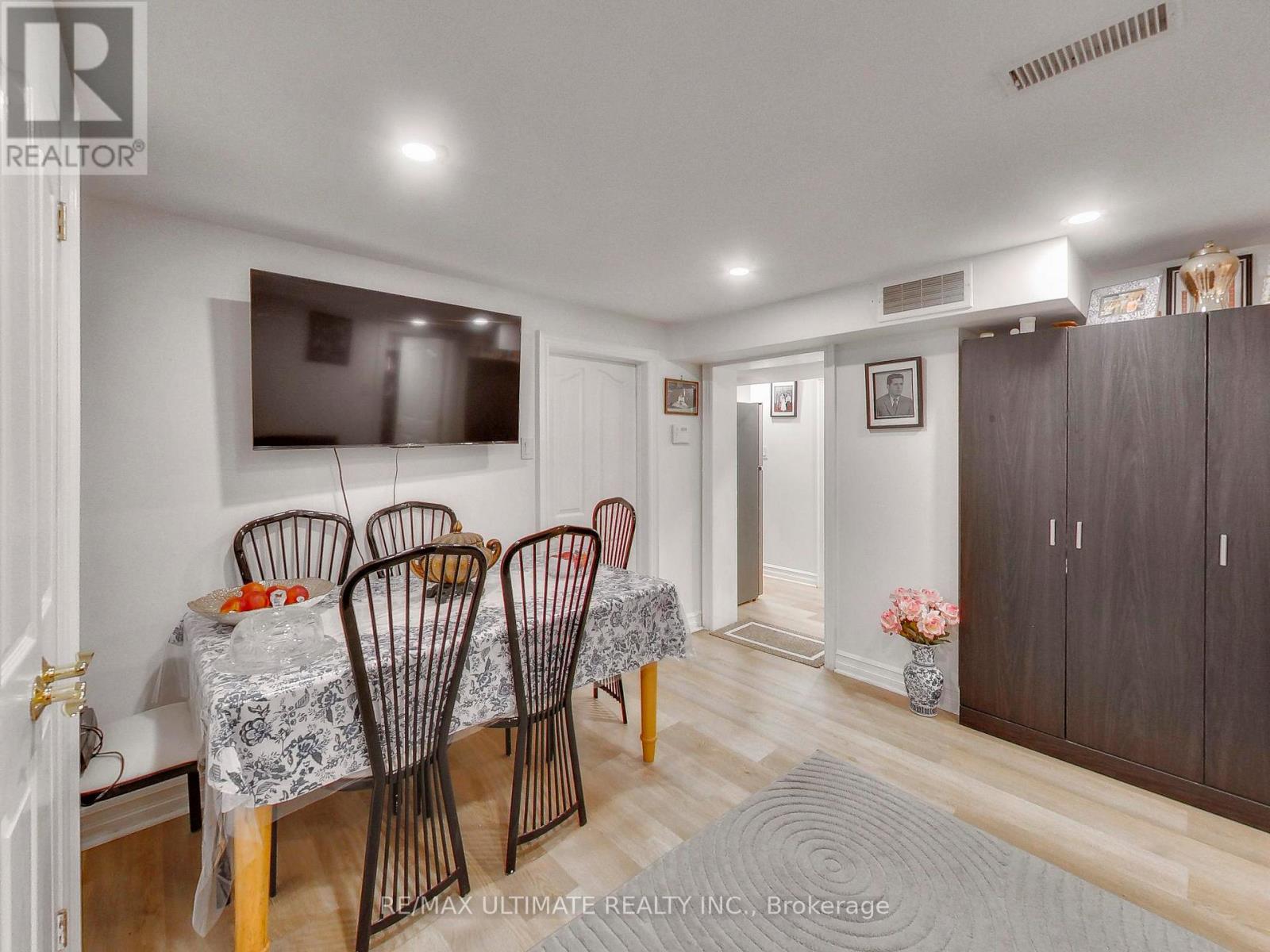 11 Blandorman Road, Toronto, Ontario  M6L 2L7 - Photo 35 - W13465454
