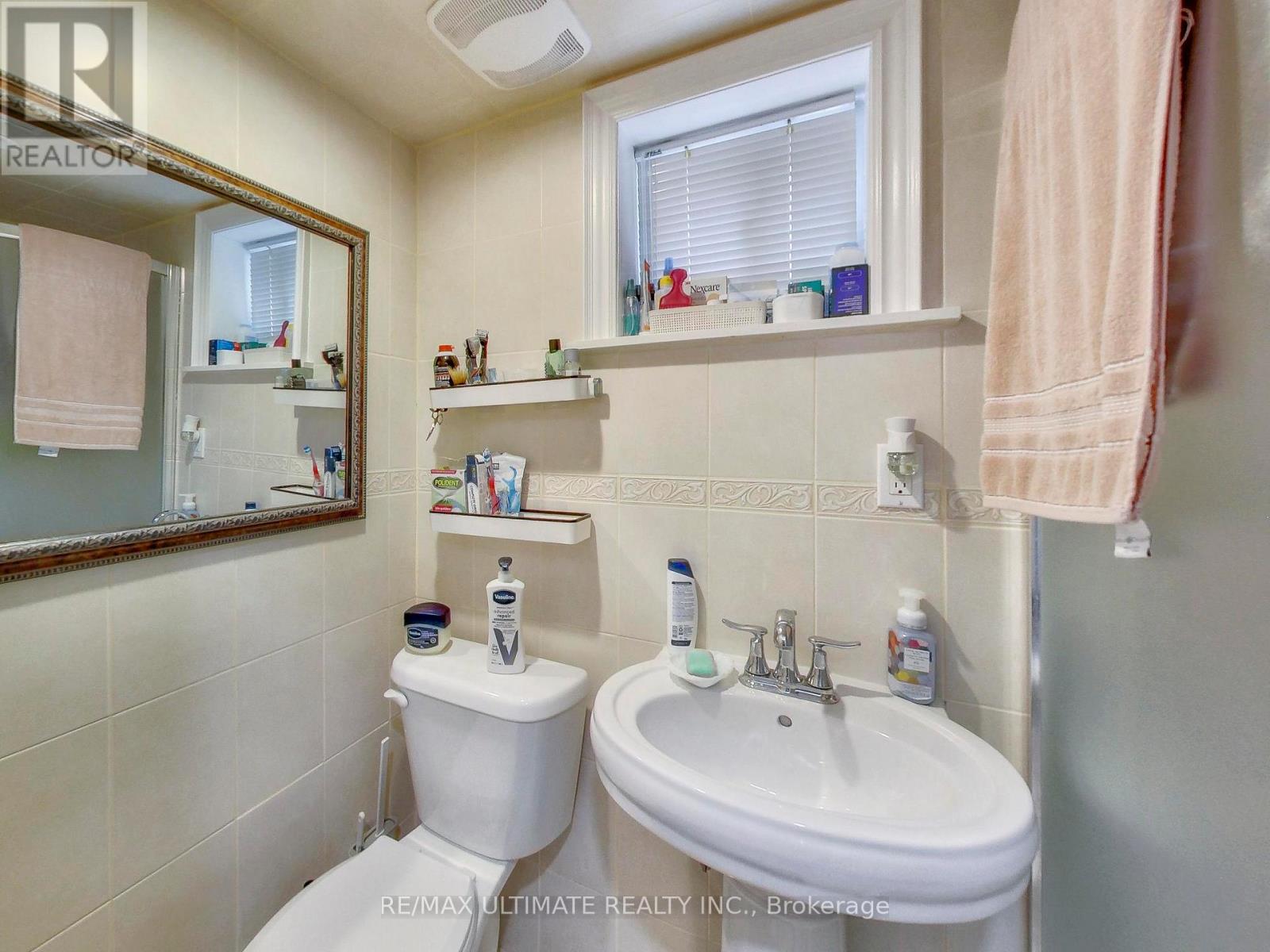 11 Blandorman Road, Toronto, Ontario  M6L 2L7 - Photo 39 - W13465454