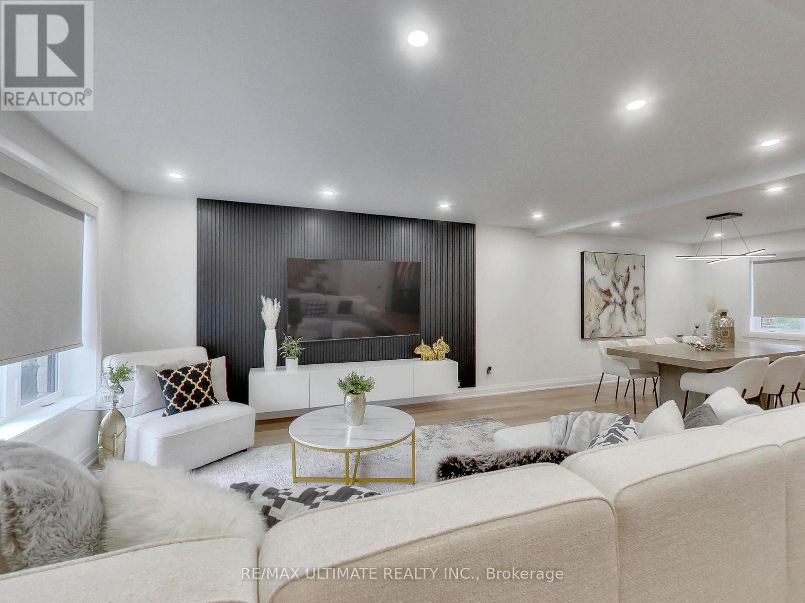 11 Blandorman Road, Toronto, Ontario  M6L 2L7 - Photo 4 - W13465454