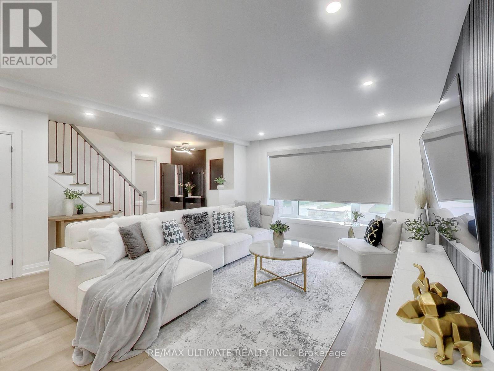 11 Blandorman Road, Toronto, Ontario  M6L 2L7 - Photo 6 - W13465454