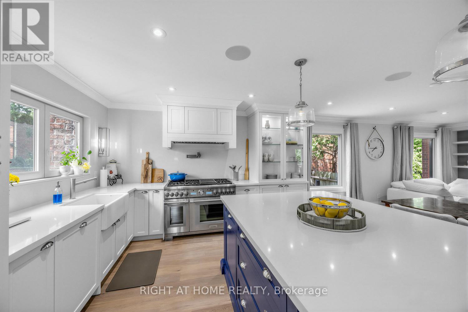 6760 Dolmage Court, Mississauga, Ontario  L5N 4V9 - Photo 15 - W13465504