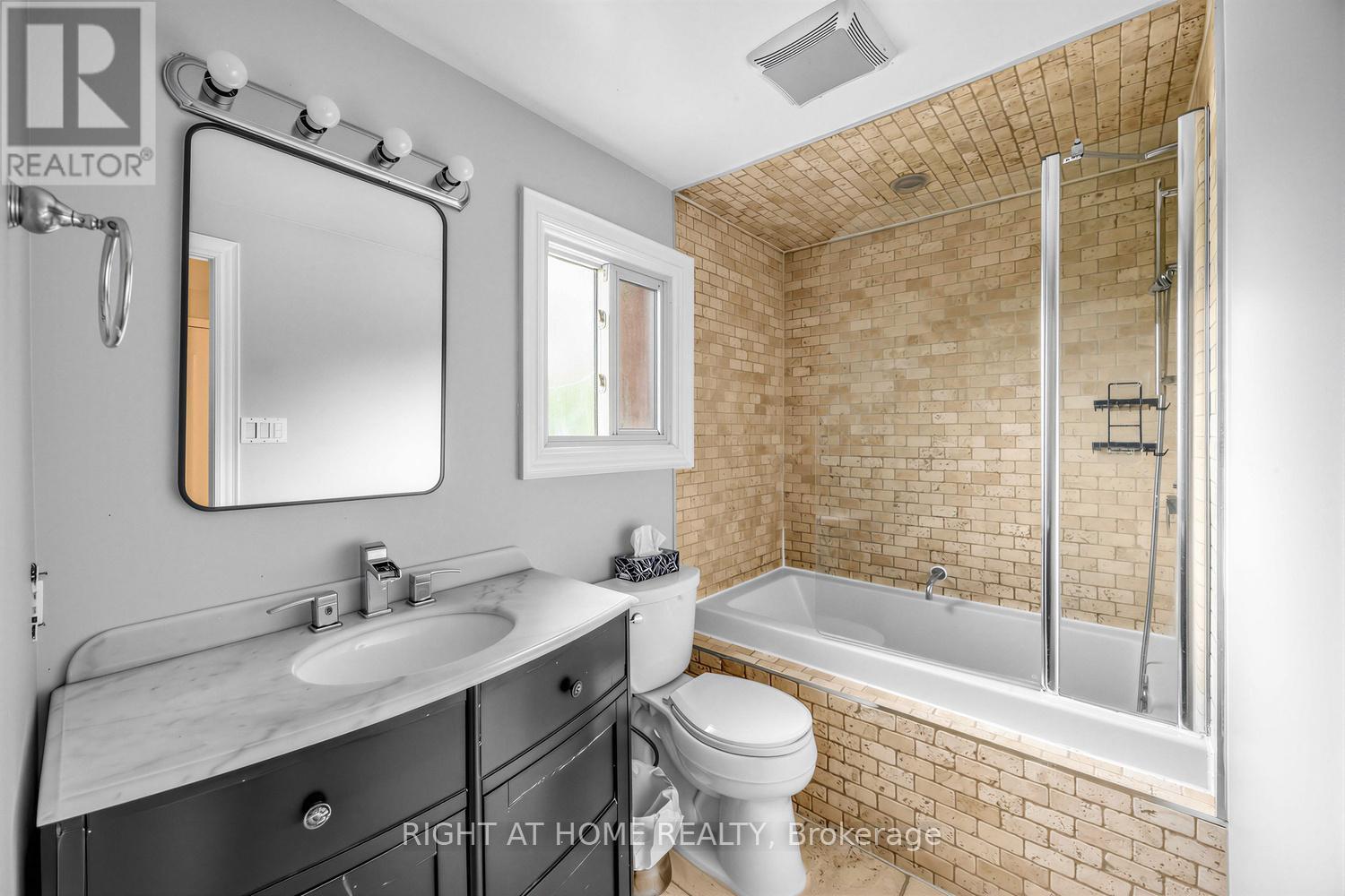 6760 Dolmage Court, Mississauga, Ontario  L5N 4V9 - Photo 26 - W13465504