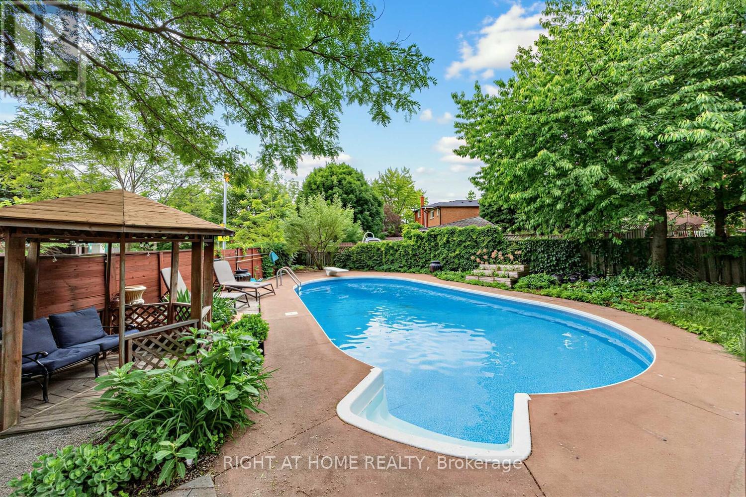 6760 Dolmage Court, Mississauga, Ontario  L5N 4V9 - Photo 33 - W13465504